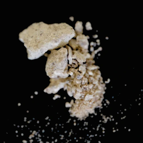 حبّة Heroin (52%); Noscapine (27%); Acetylcodeine (3%); Caffeine (2%); Paracetamol (2%); Papaverine (1%); Unknown
