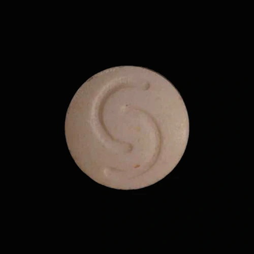 Amphetamin pill — Amphetamine (32mg); Caffeine (32mg); Paracetamol (1mg) — Berlin, Germany