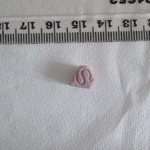 Superman pill — MDMA — Central Bedfordshire; Luton (LU3), England