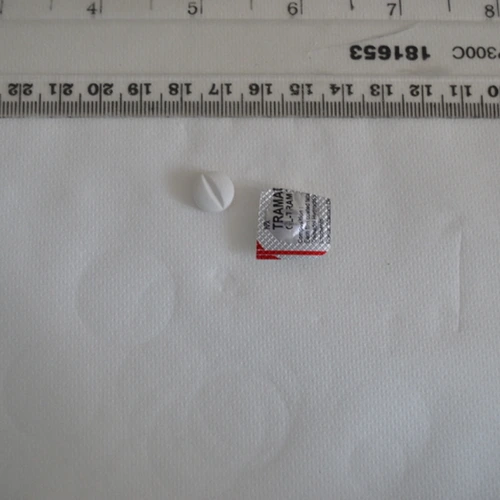 Oi Tram Tramadol pill — Tramadol; Chlorpheniramine — United Kingdom