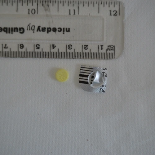 Diazapam tabletta — Diazepam; Paracetamol — Caerphilly; Cardiff (CF14), Wales