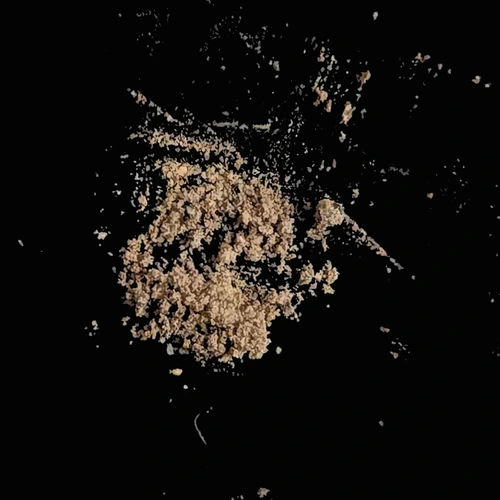 Таблетка Heroin (33%); Caffeine (13%); Paracetamol (20%); Noscapine (26%); Acetylcodeine (2%); Papaverine (1%); Unknown