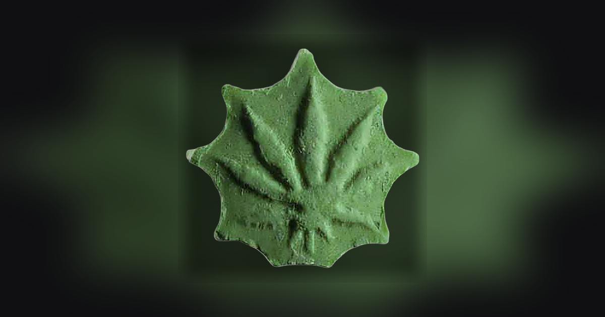 Hemp_leaf