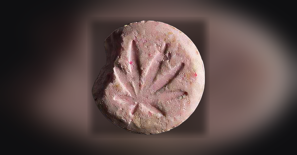Hemp_leaf