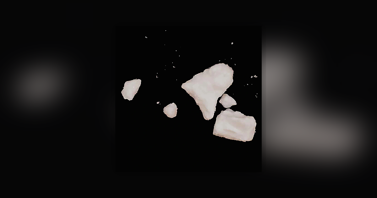 Cocaine (84%); Norcocaine (1%); Phenacetin (2%)