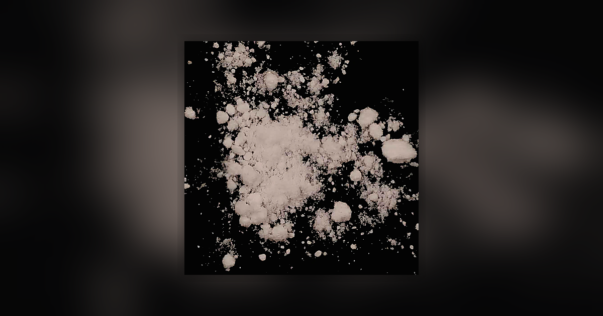 Cocaine (82%); Norcocaine (2%); Phenacetin (2%)