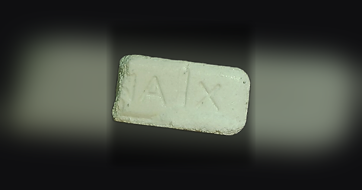 Flualprazolam (0.5%); (entspricht 0,58mg im Bruchstück)