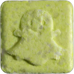 Yellow Snapchat ecstasy pill (XTC) — MDMA 178mg — Zürich, Switzerland