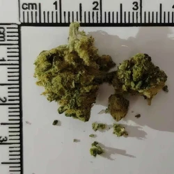 Таблетка MDMB-4en-PINACA; CBD