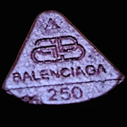 Pink Balenciaga pill — Balenciaga — Argentina